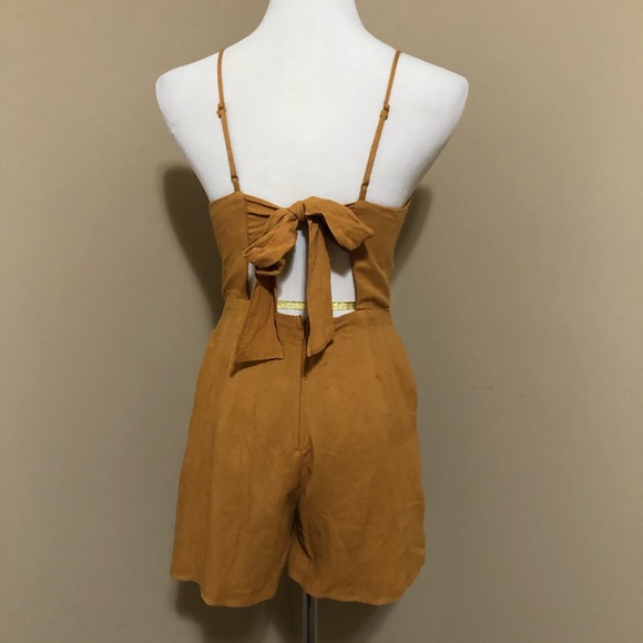 Button tie back romper - Picture 3 of 4